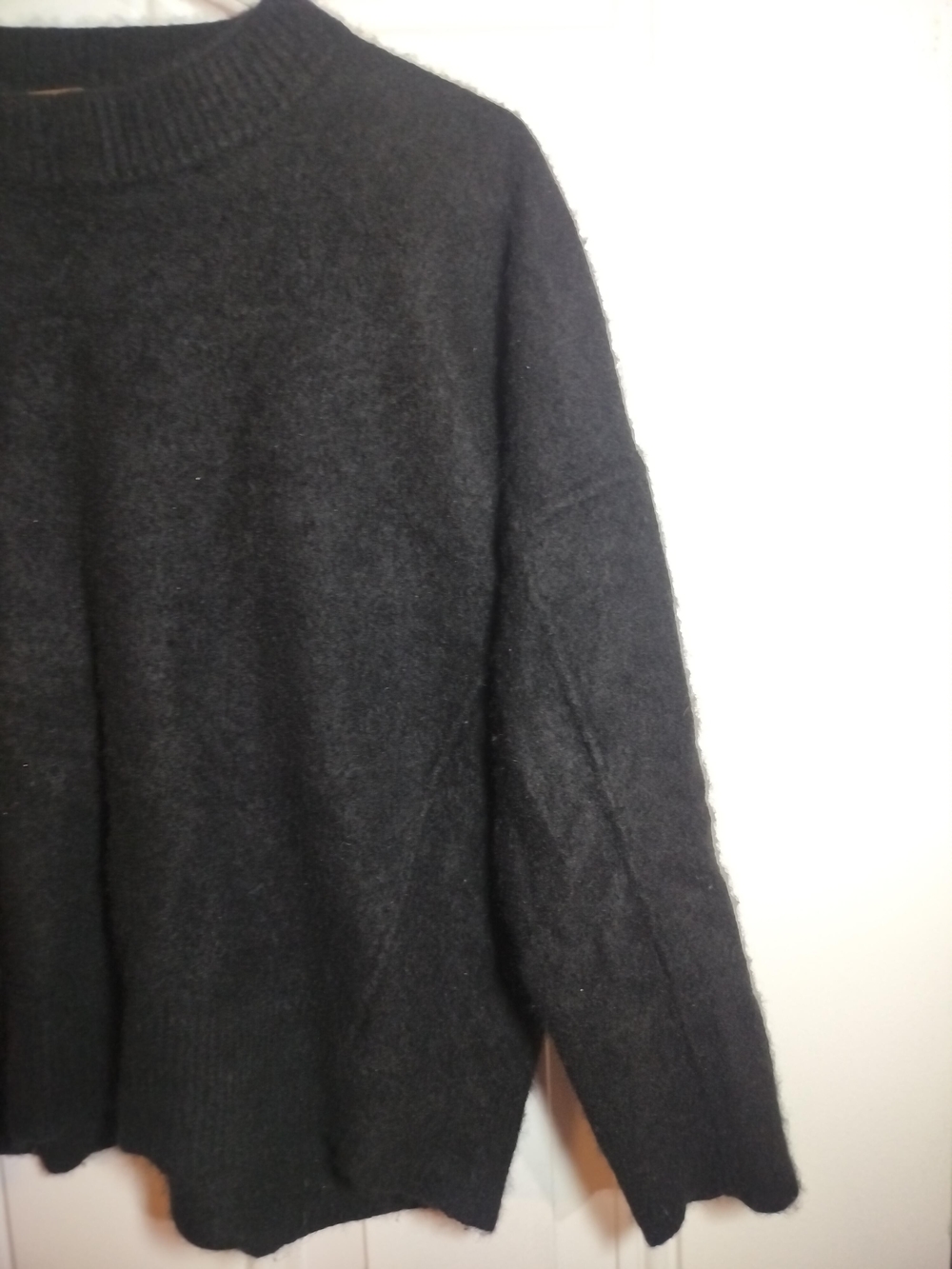 Free People Women’s 100% Cashmere Black Cropped Sweater Size M. - Picture 7 of 9